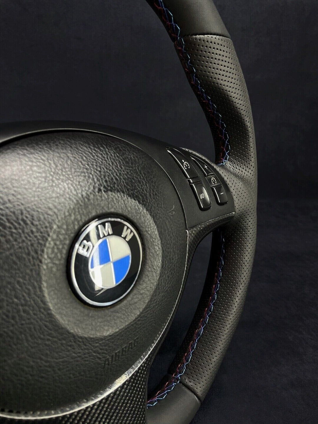 NAPPA, PERFORATED LEATHER, M STITCHING