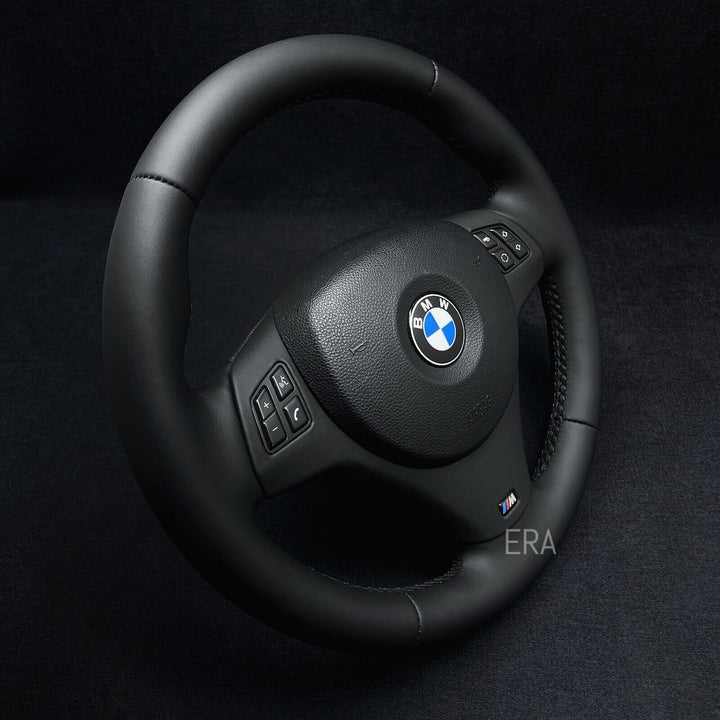 BLACK STITCHING / LEATHER TRIM