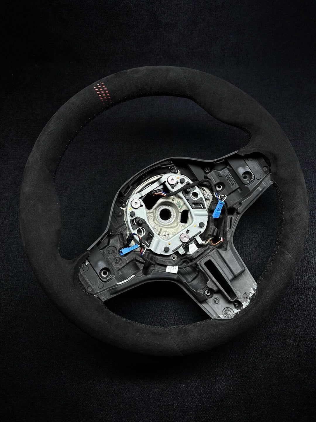 BMW G-SERIES ALCANTARA / RED LAZER STRIPES / BLACK STITCHING