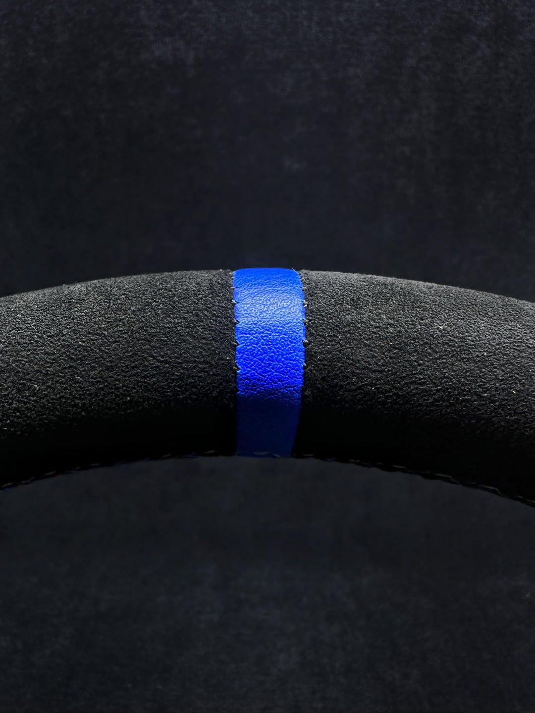 BMW G-SERIES ALCANTARA / BLUE STRIPE / M STITCHING