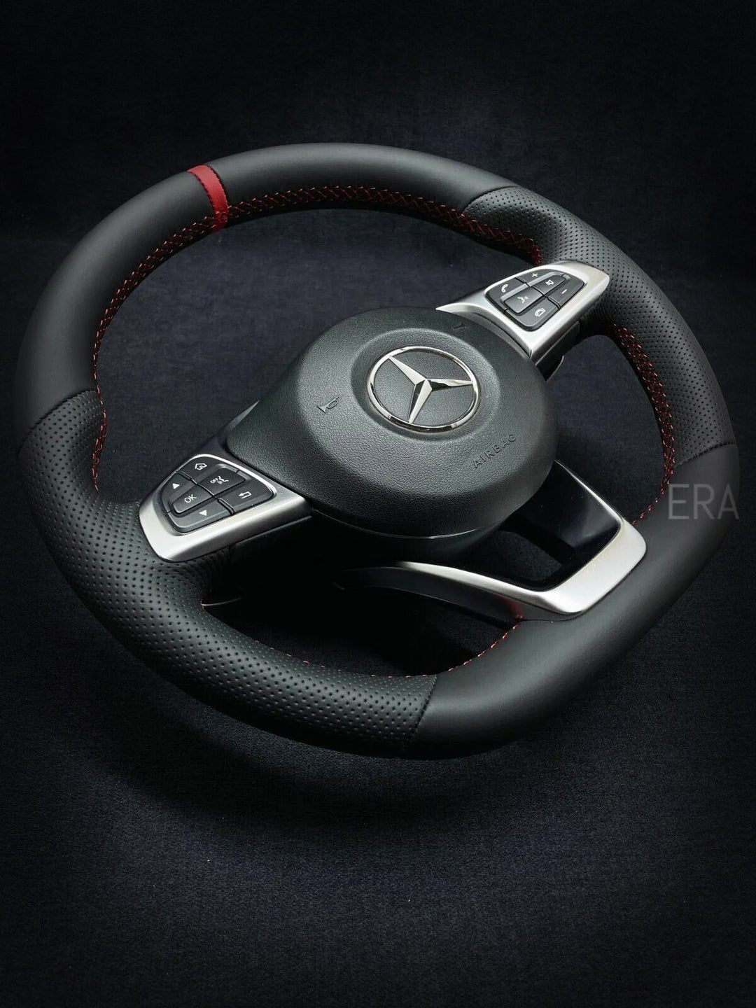 MERCEDES-BENZ NAPPA-PERFORATED / RED STRIPE / RED STITCHING / SHIFT PADDLES / FLAT BOTTOM